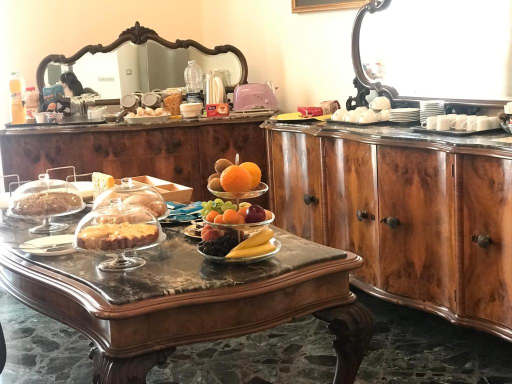 Jedlo v ubytovaní bed & breakfast alebo blízkom okolí