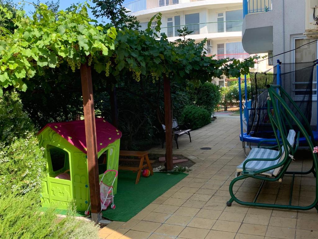 A garden outside Lilia Guest House