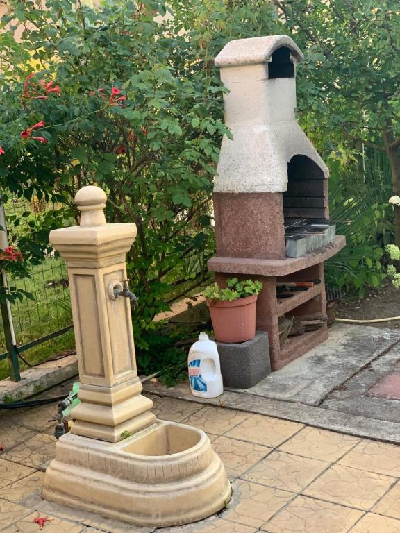 A garden outside Lilia Guest House