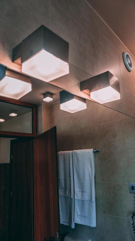 A bathroom at Design Hotel Logatero