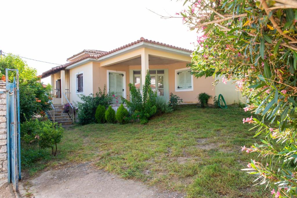 Vonkajšia záhrada v ubytovaní Villa with private garden