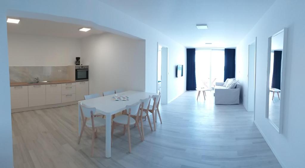 Kuchyň nebo kuchyňský kout v ubytování Apartments Kaldana