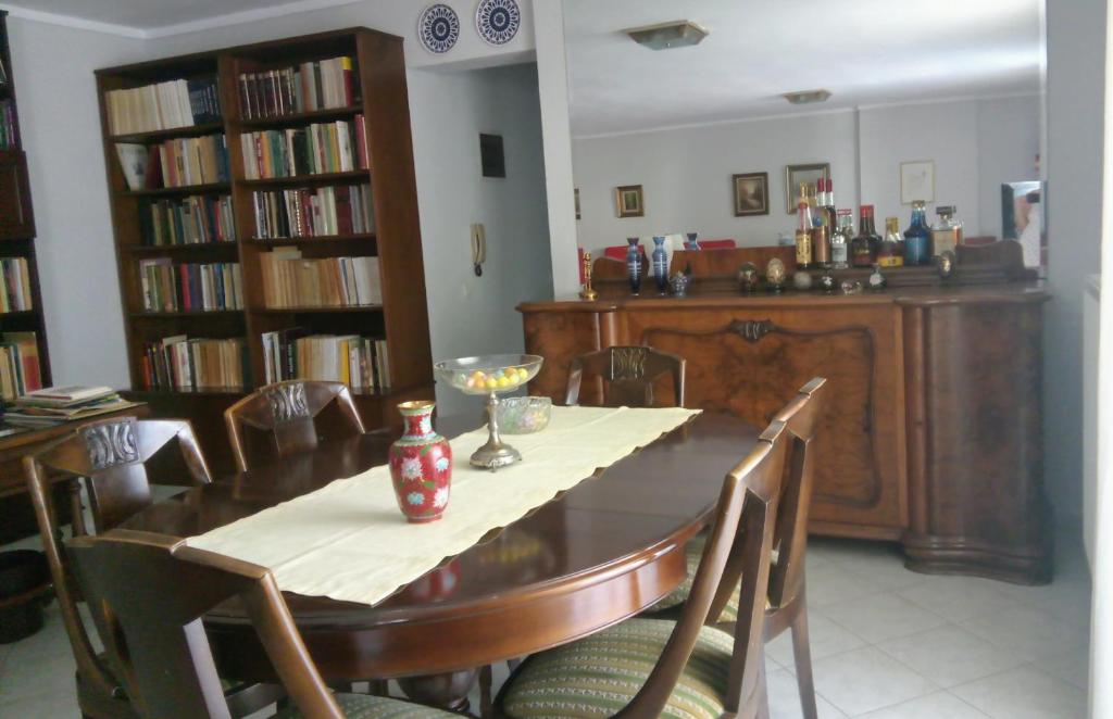 Fotografie z fotogalerie ubytování Apartment with many books v Soluni
