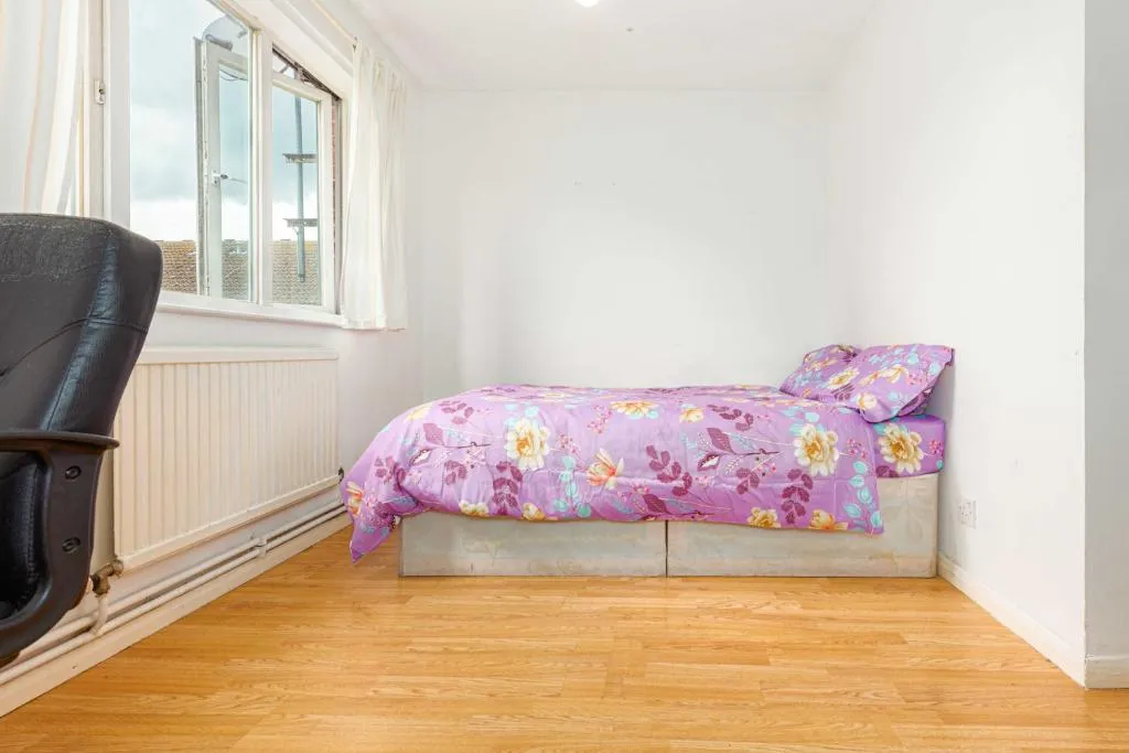 REGAL CLOSE DELUXE SINGLE GUEST ROOM 2, Londra, Marea Britanie