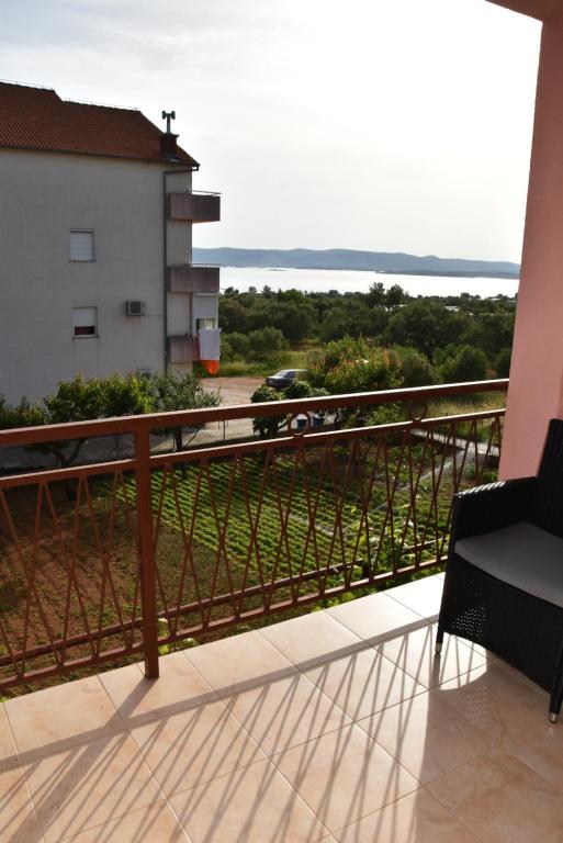 Balkón nebo terasa v ubytování Apartmani Bošana