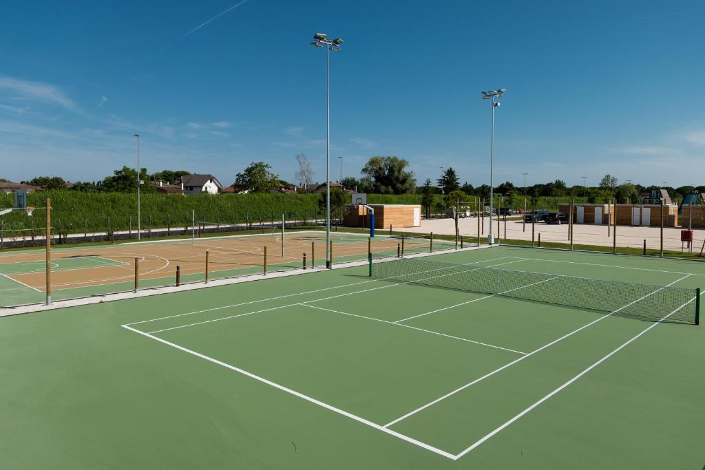 Tenis lub squash w obiekcie Marina Azzurra Resort lub w pobliżu