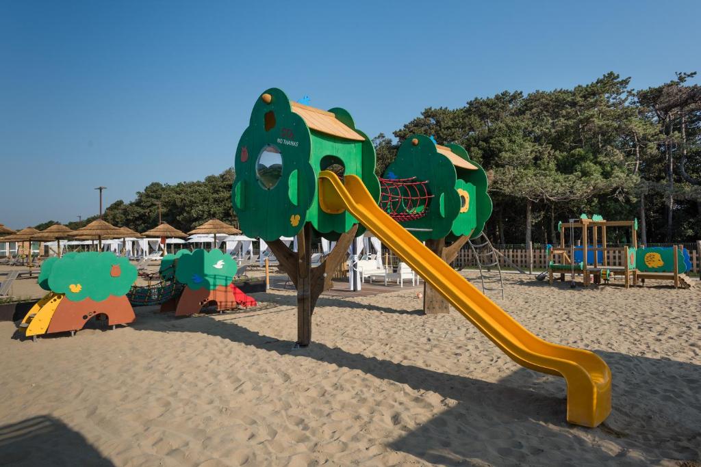 Детская игровая зона в Lino delle Fate Eco Resort