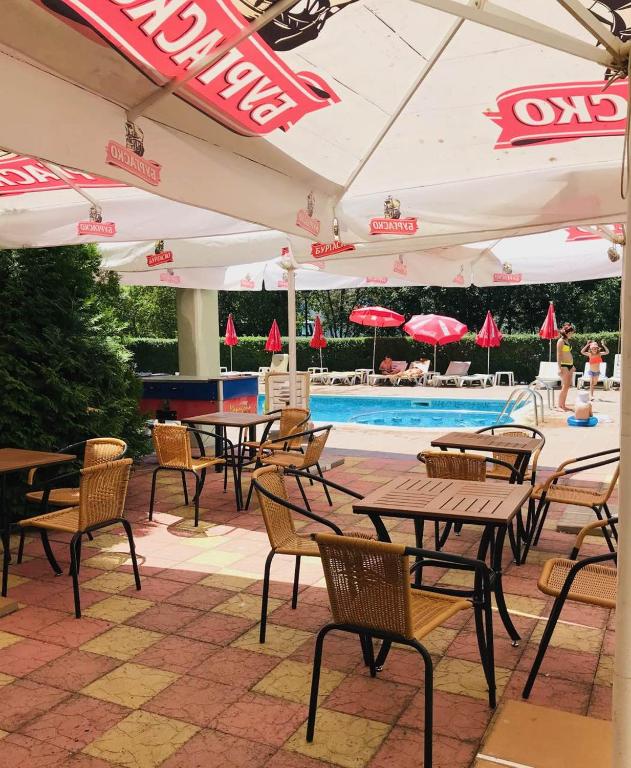 Bazén v ubytování Hotel Nimfa-Rusalka nebo v jeho okolí