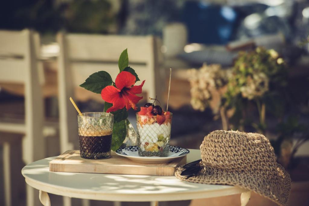 Die Zwei Brüder Art & Suites italokat is kínál