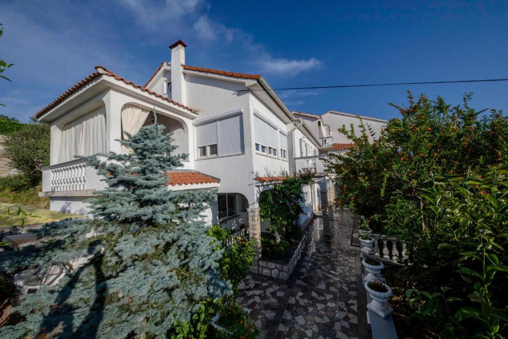 Budova, v ktorej sa apartmán nachádza