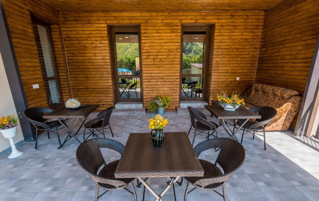 Posezení v ubytování Travel Inn Kazbegi