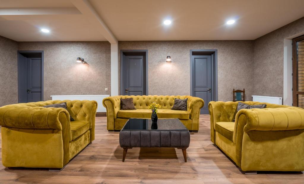 Posezení v ubytování Travel Inn Kazbegi
