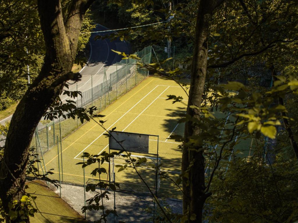 Tenis a/nebo squash v ubytování Kosmopolitan Residence nebo okolí