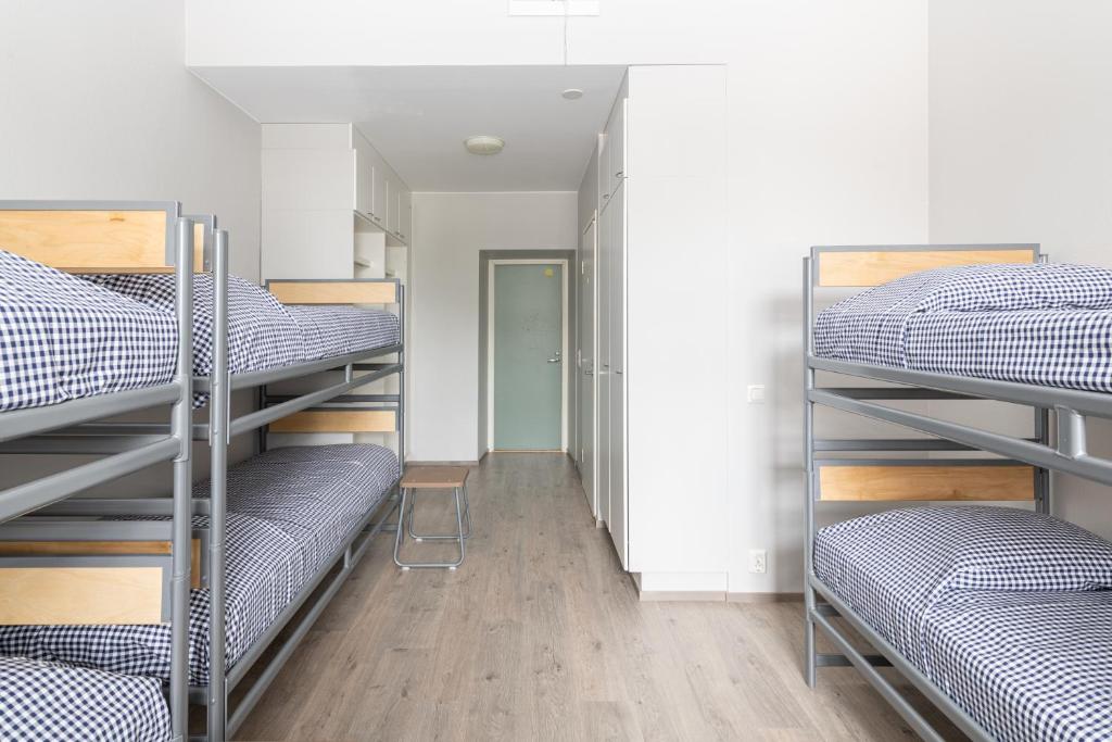Hotelli Rakuuna - Gemengde Slaapzaal Met 6 Bedden