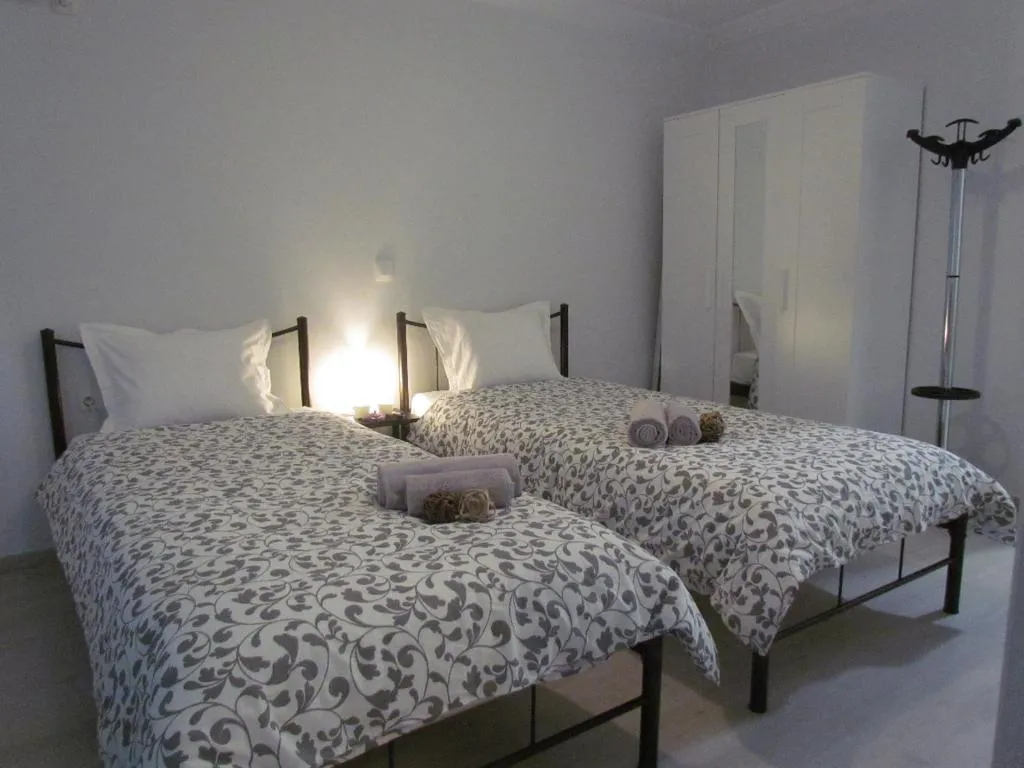 Cozy, newly renovated apt near the City Center, Athens, Greece