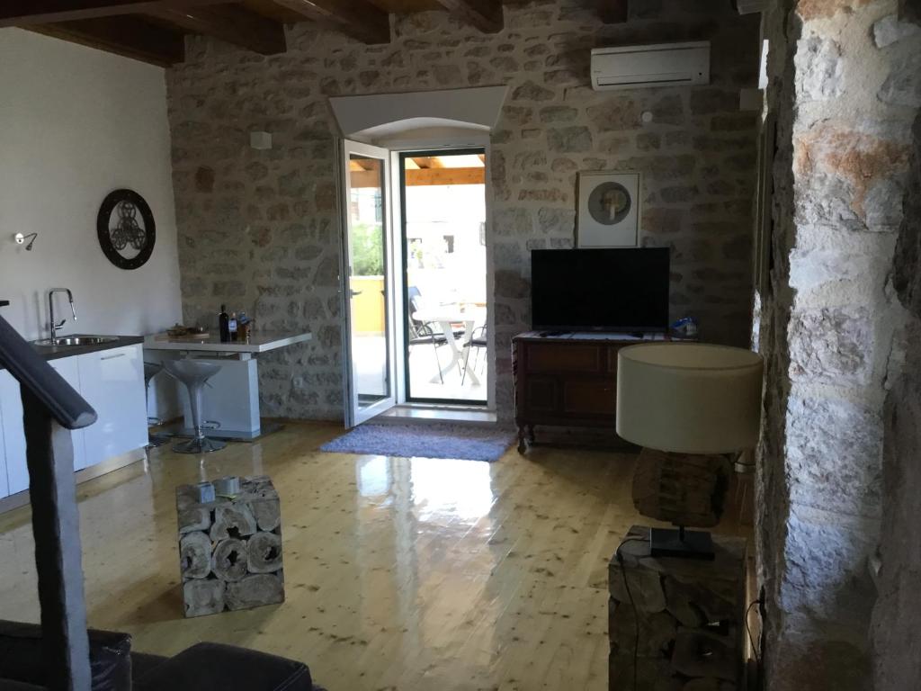 Μια τηλεόραση ή/και κέντρο ψυχαγωγίας στο Stein Haus