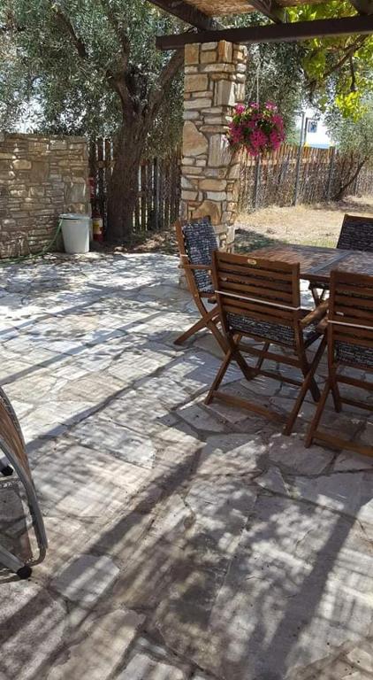 Patio nebo venkovní prostory v ubytování Villa Glaykos