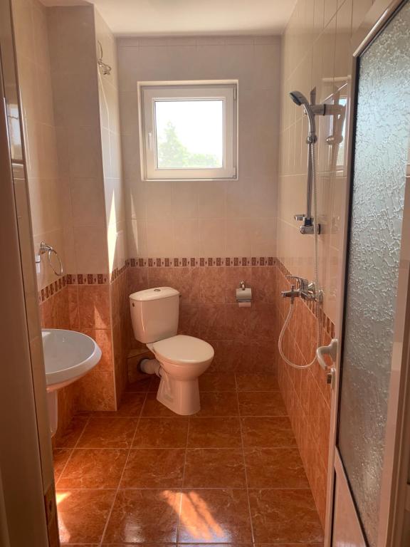 A bathroom at Lilia Guest House