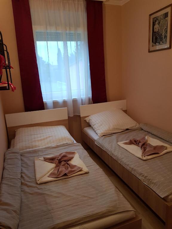 Fotografia z galérie ubytovania Balaton Relax Apartmanhouse v destinácii Balatonfenyves