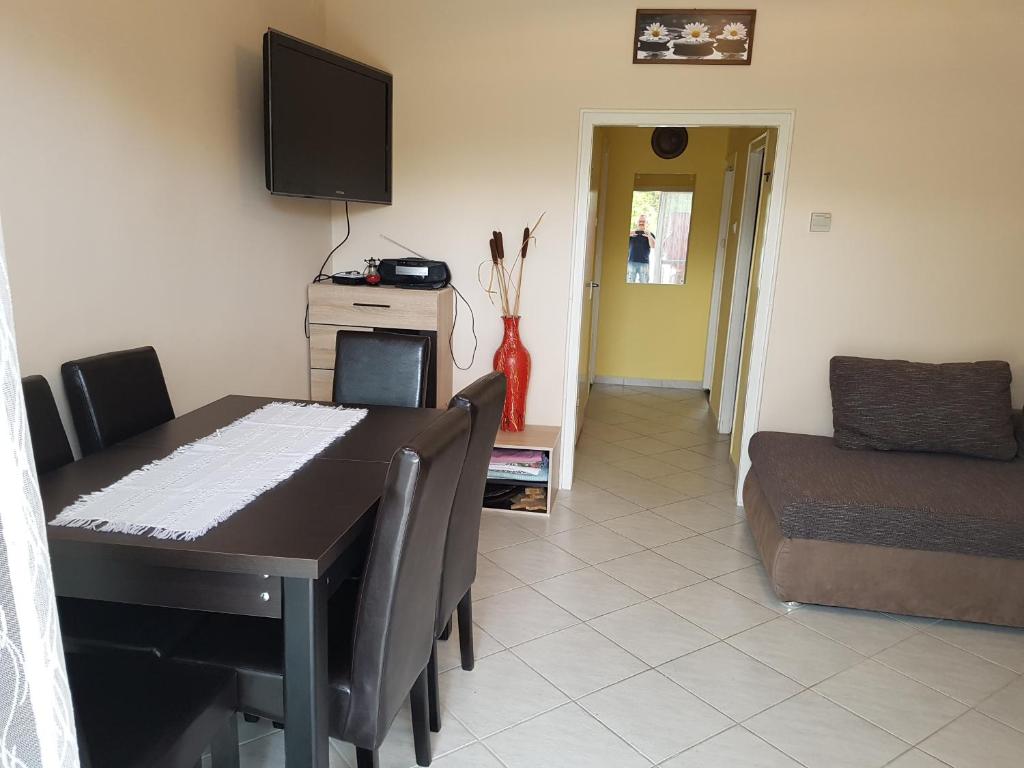 Fotografia z galérie ubytovania Balaton Relax Apartmanhouse v destinácii Balatonfenyves