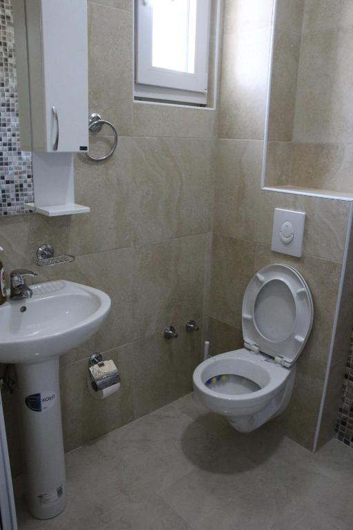 Koupelna v ubytování Zigovic Apartmani