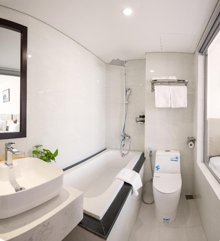 Koupelna v ubytování Golden Line Hotel Danang