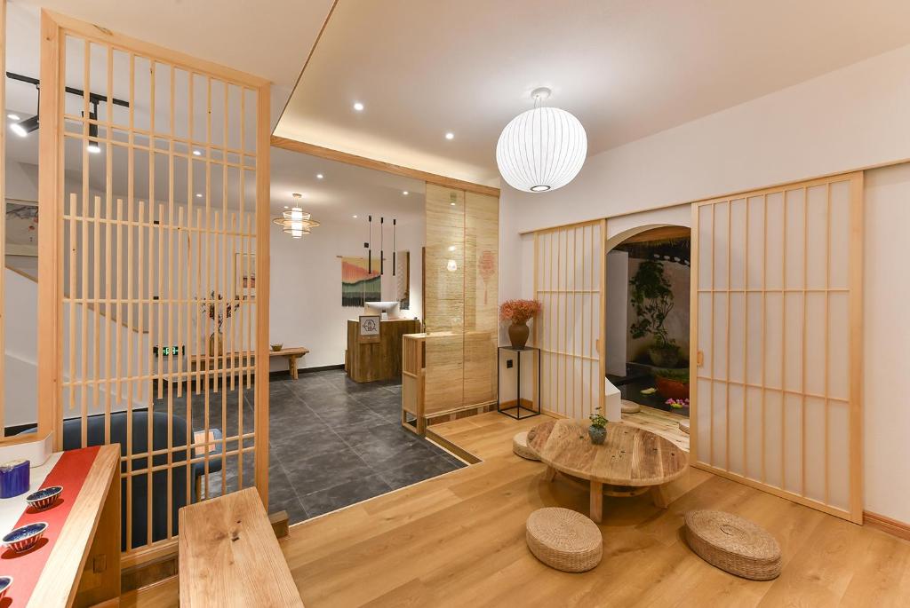 Kuchyň nebo kuchyňský kout v ubytování Yifangyan - Tingyuan Qingshe Hostel