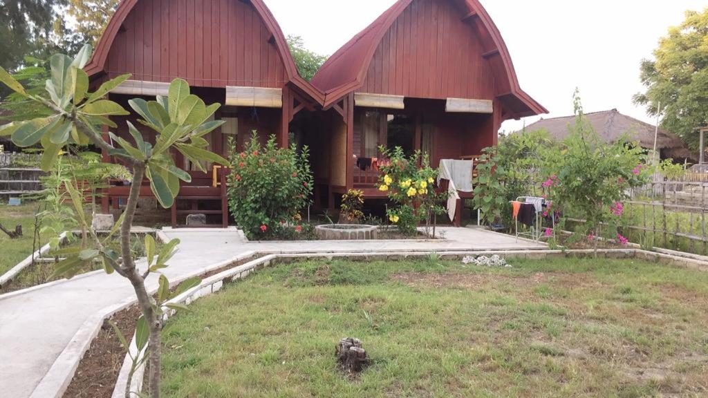 Zahrada ubytování Lia Jaya Bungalows