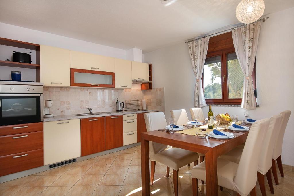 Kuchyň nebo kuchyňský kout v ubytování Ferienhaus Joy