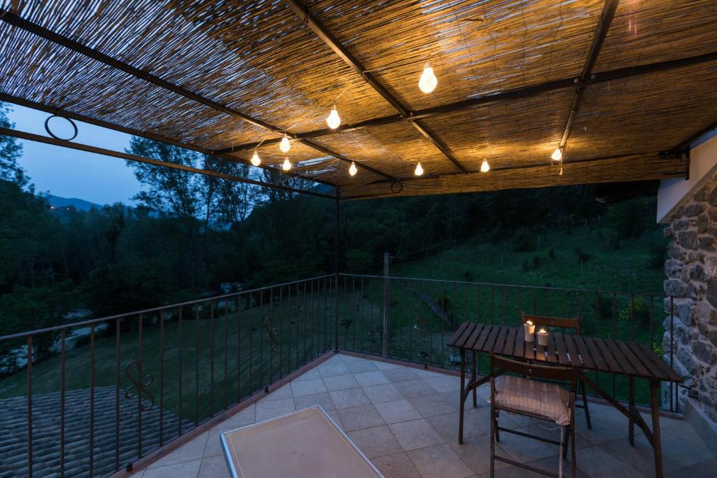 Balkon lub taras w obiekcie Agriturismo di là dall'Acqua