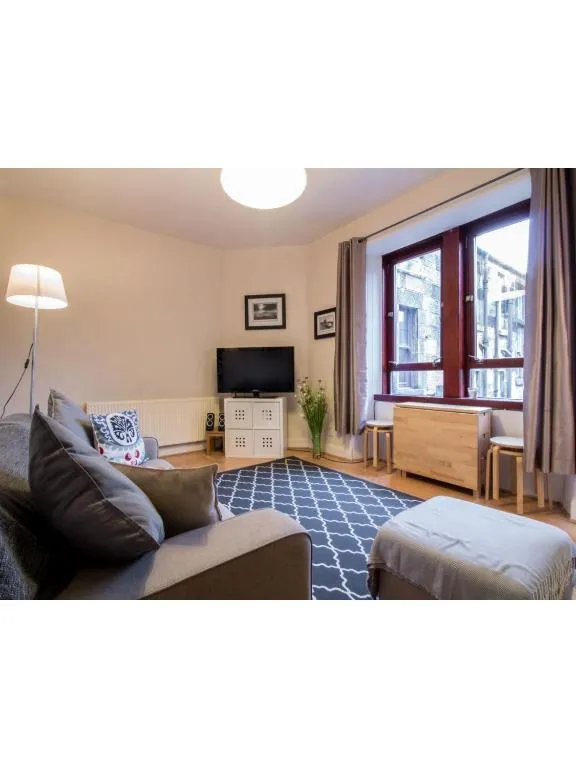 Spacious 2 Bedroom, Dumbarton Road, Free Parking, Glasgow, Marea Britanie