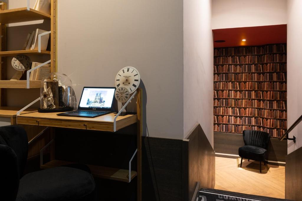 Hôtel Bristol Reims - Resim 15