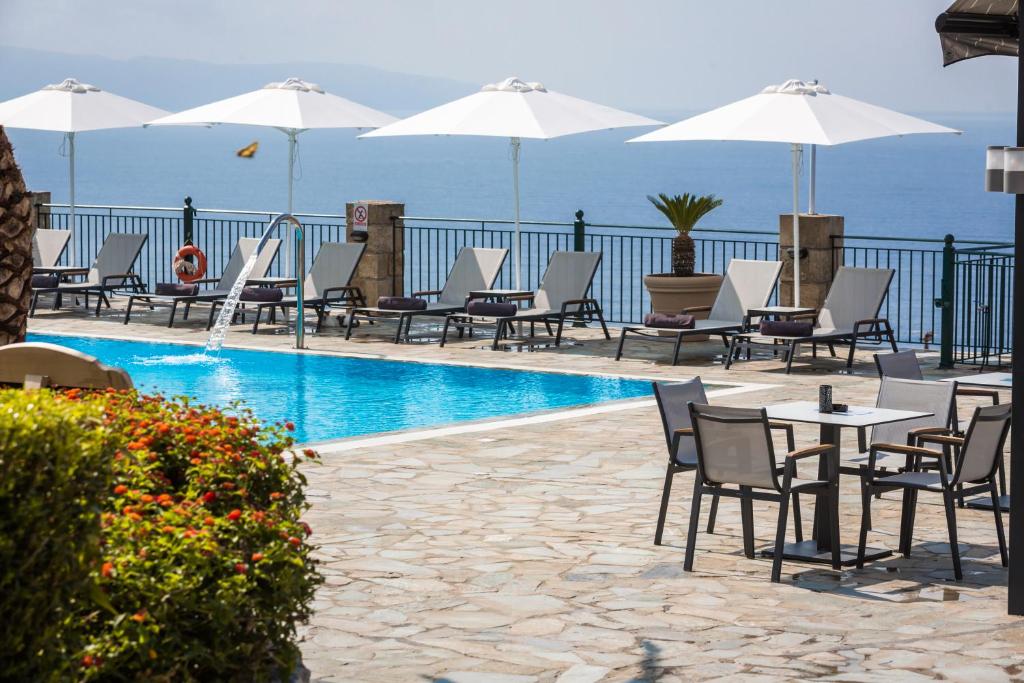 Bazén v ubytování Antonia Hotel nebo v jeho okolí