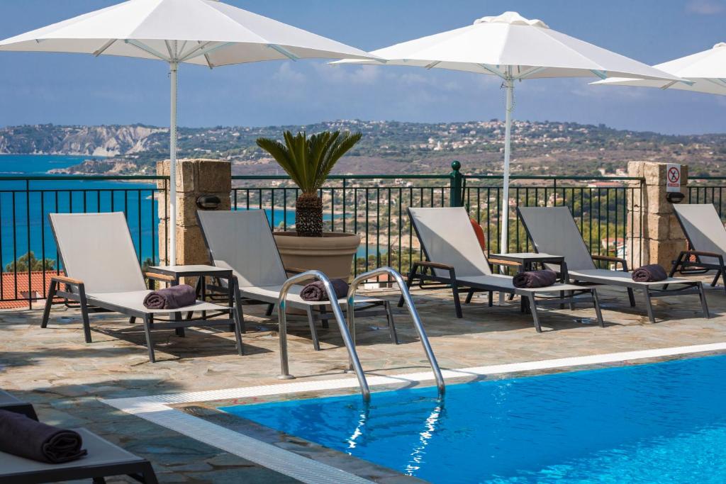 Bazén v ubytování Antonia Hotel nebo v jeho okolí