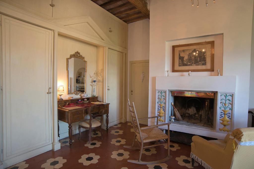 Castello Di Proceno Albergo Diffuso In Dimora D'Epoca - Suite Met één Slaapkamer Met Een Bankje