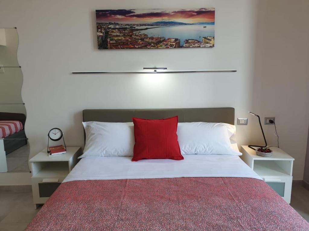 A bed or beds in a room at Bayard101