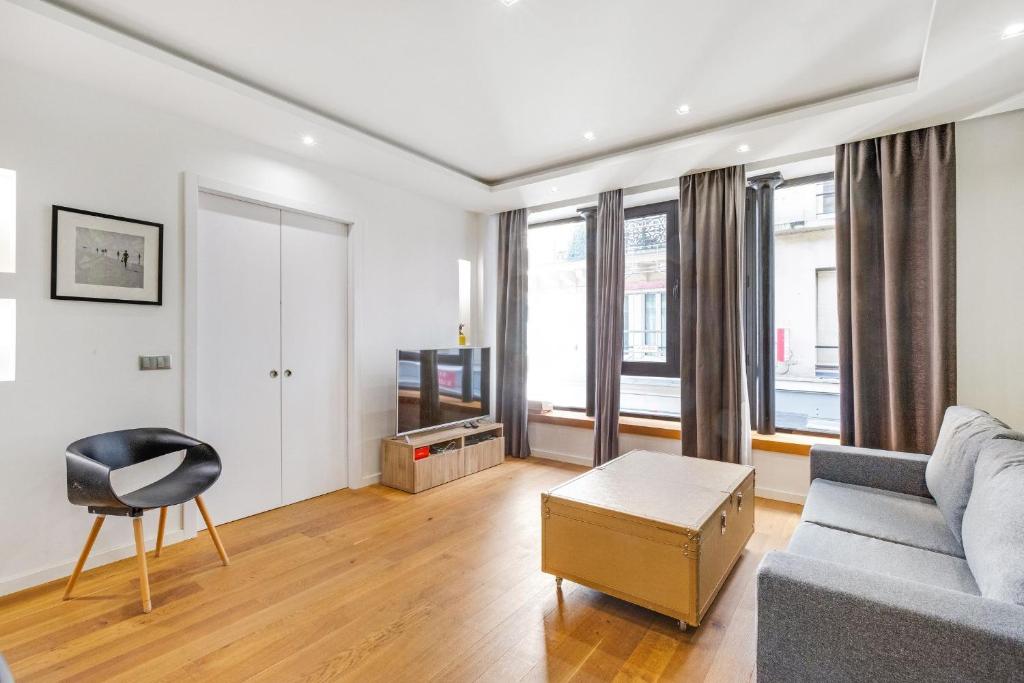 Blue Nights Sébastopol 110 - Two-Bedroom Superior Apartment