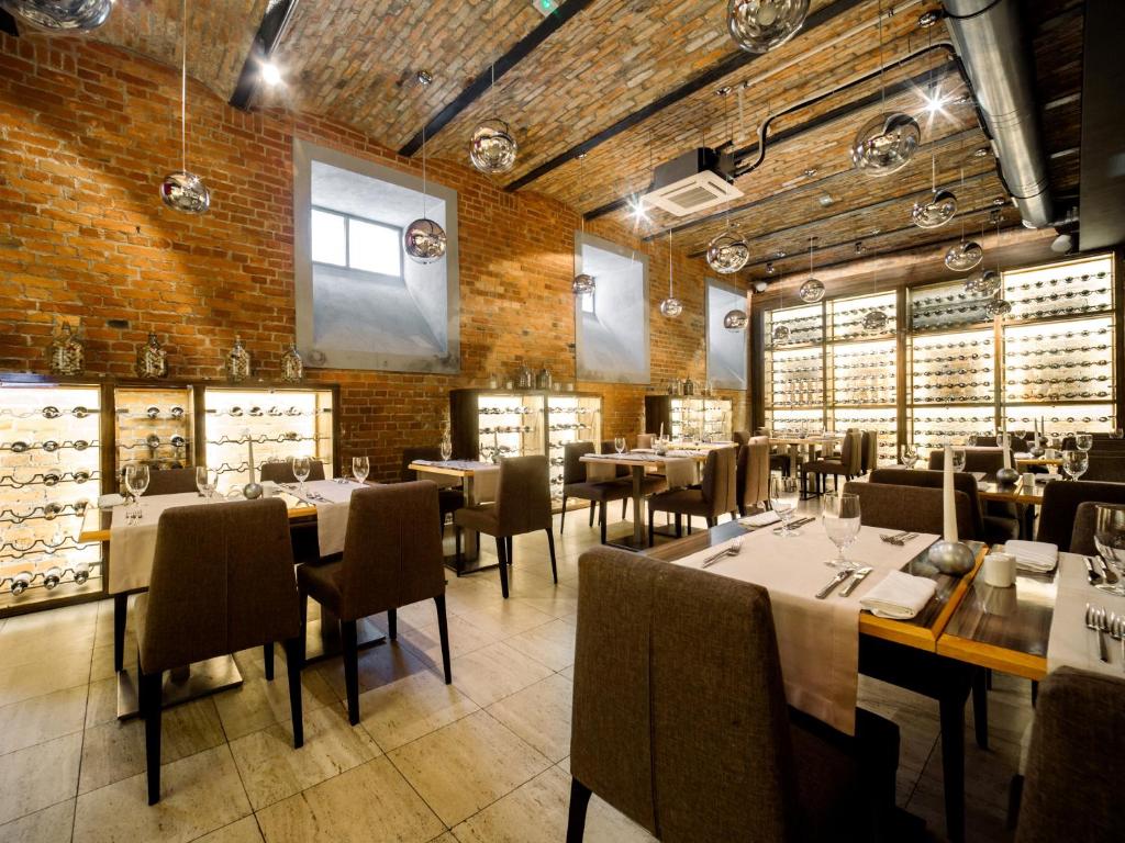 Reštaurácia alebo iné gastronomické zariadenie v ubytovaní Q Hotel Grand Cru Gdańsk
