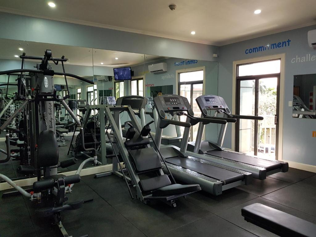 Fitness centrum a/nebo fitness zařízení v ubytování Lae City Hotel