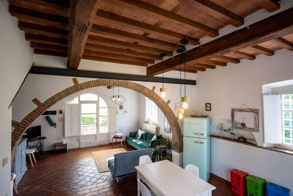 Kuchyňa alebo kuchynka v ubytovaní Appartamento con magnifica vista e piscina