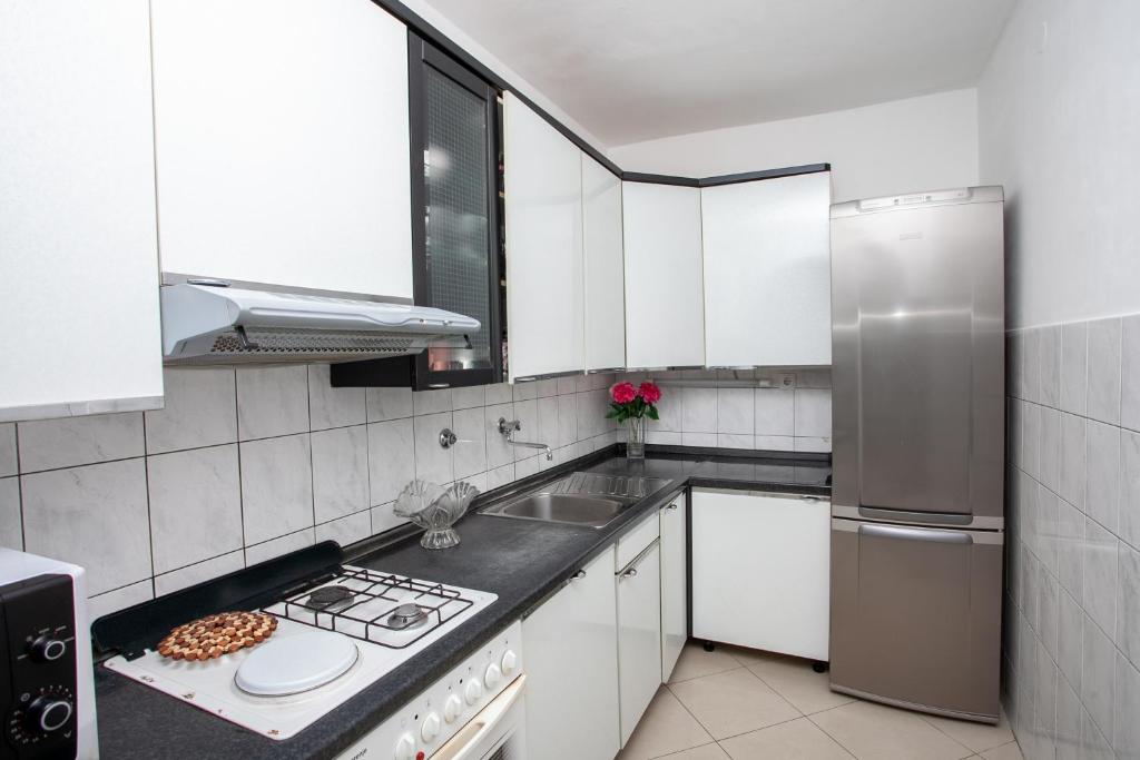 A kitchen or kitchenette at AP MARIJANA