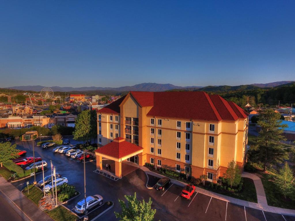 Nespecifikovaný výhled na hory nebo výhled na hory při pohledu z hotelu