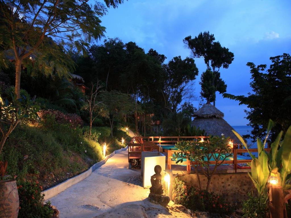 Zahrada ubytování Koh Jum Resort