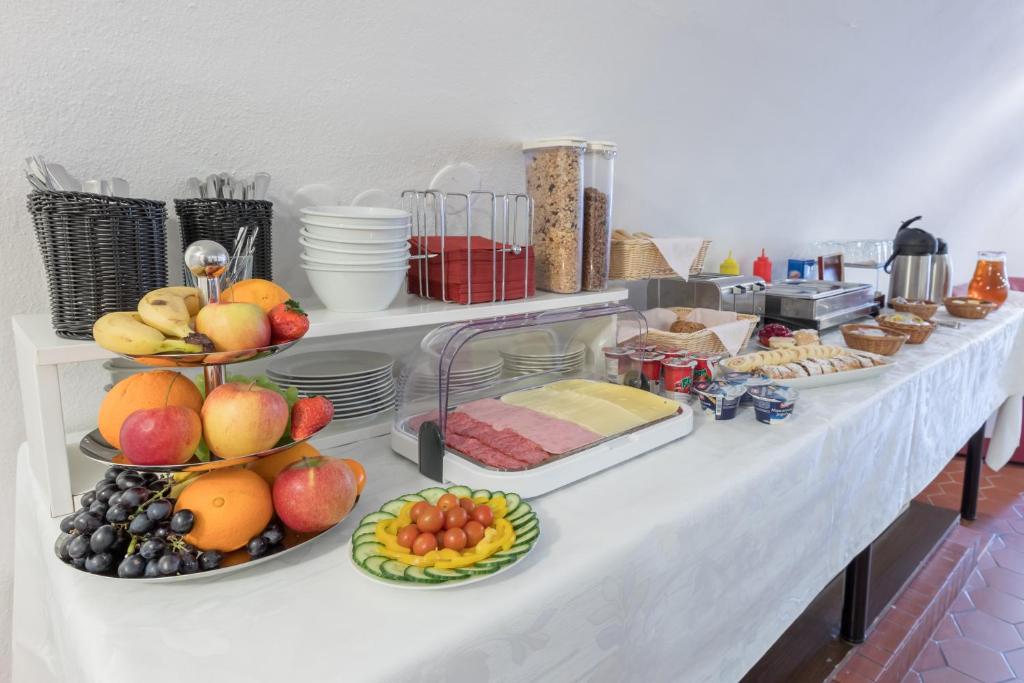 Makanan di atau berdekatan hotel