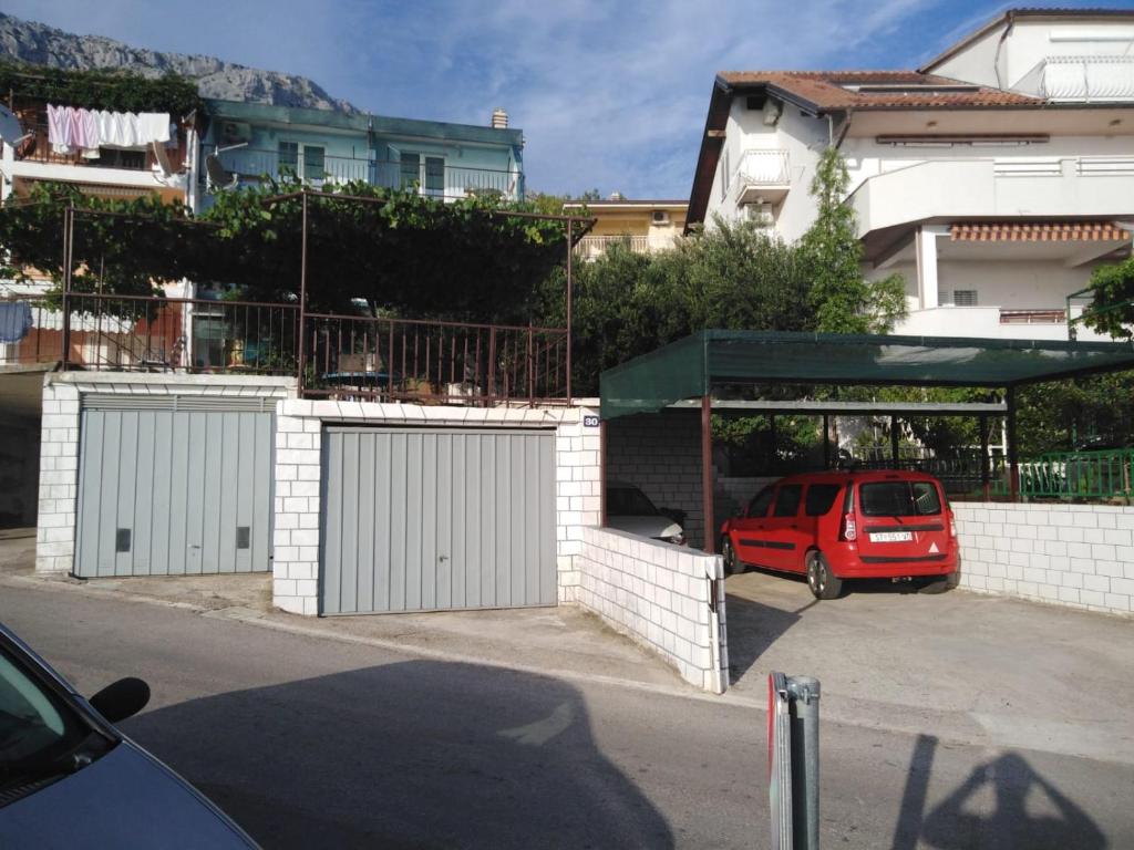 Budova, v ktorej sa apartmán nachádza