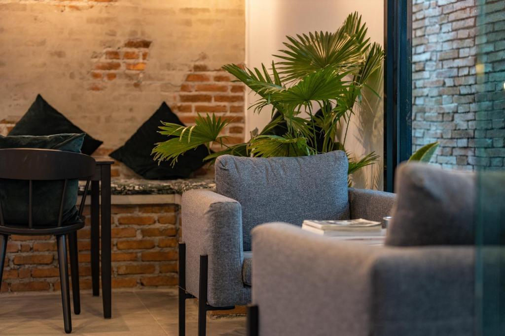 Posezení v ubytování P.U. Inn Resort