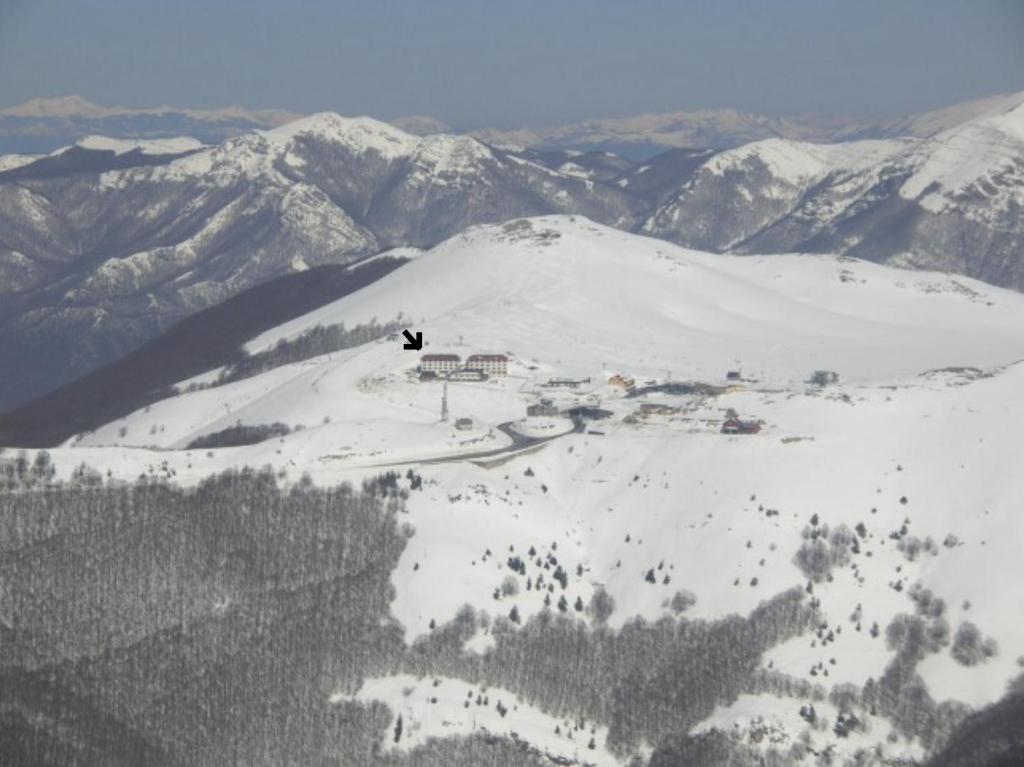 an aerial view of a ski resort in the snow at Circolo Floridi in Guarcino