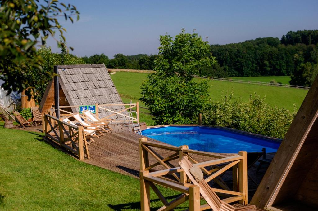 Bazén v ubytování Tourist Farm Firbas nebo v jeho okolí