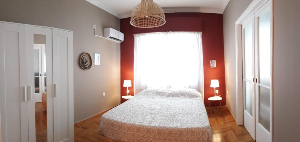 Posteľ alebo postele v izbe v ubytovaní Kanigos 3 BR VIEW Center of Athens