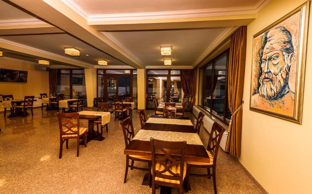 Restaurace v ubytování Pensiunea Alex & Restaurant